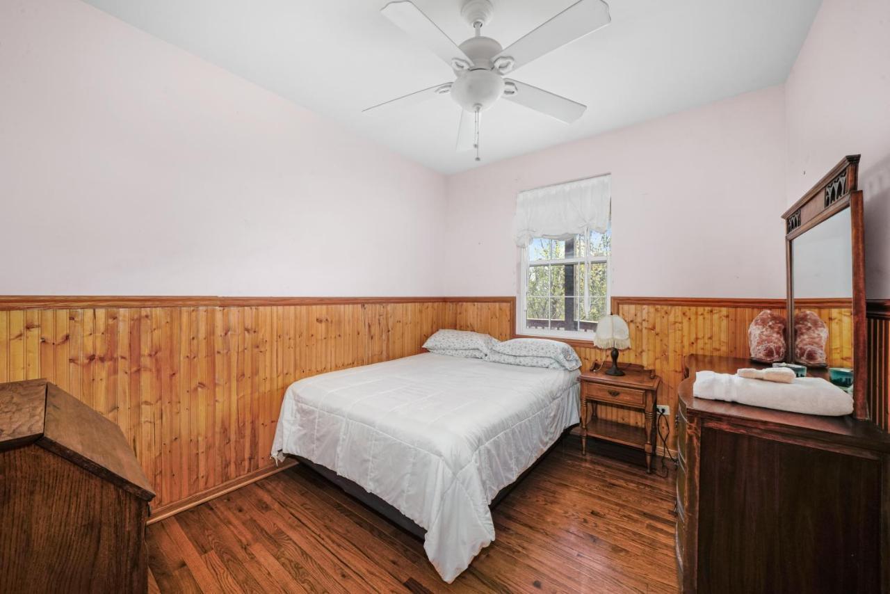 Beautiful Home In Beach Park Il エクステリア 写真